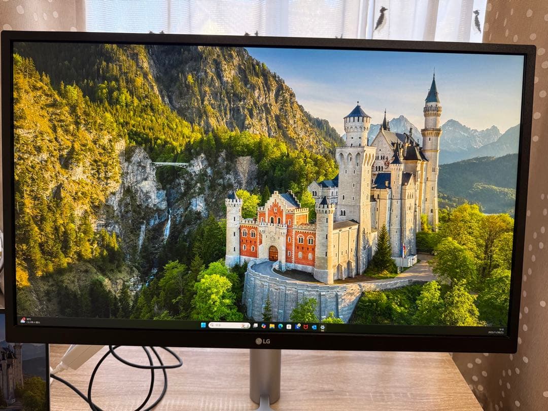 LG 27インチ4Kモニター　27UL550-W