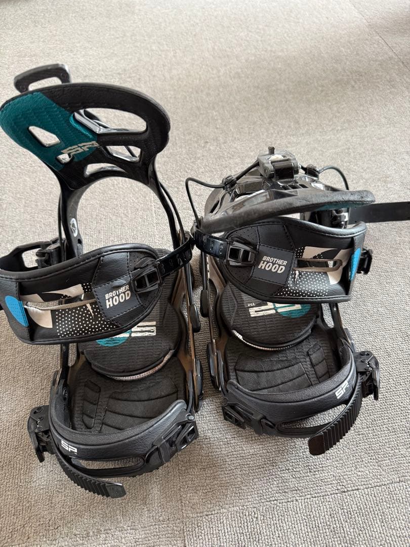 Hood スノーボードビンディング ブラック/ターコイズ