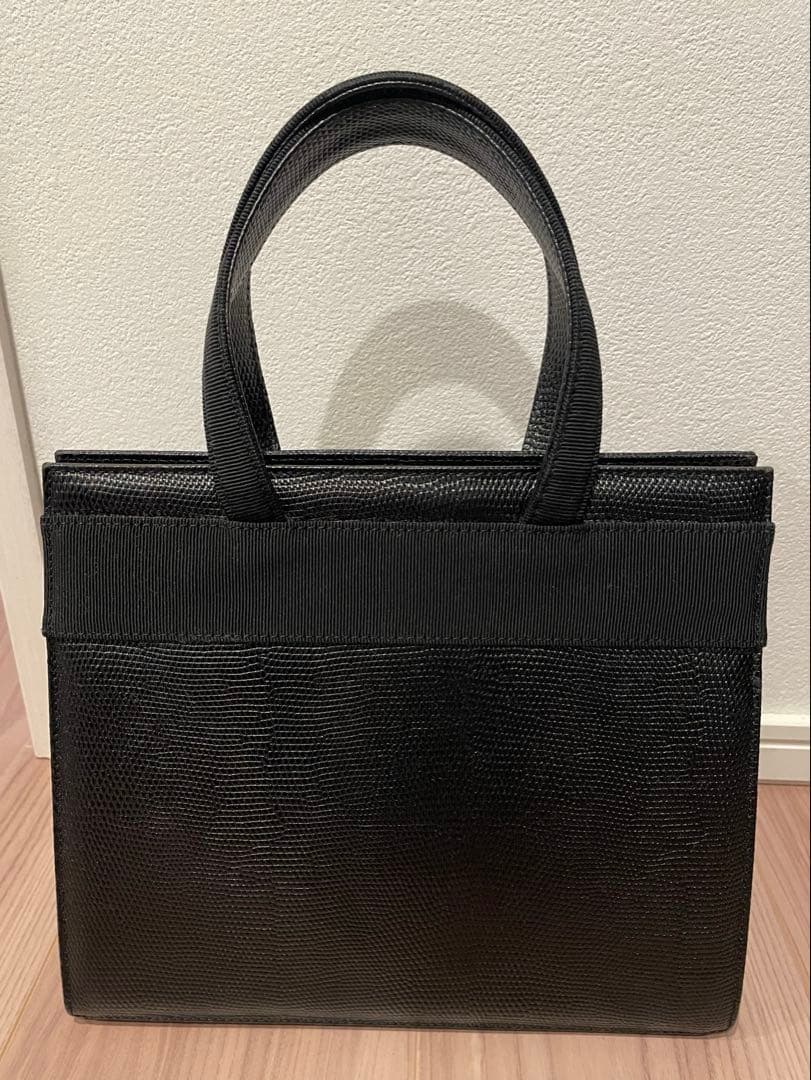 Salvatore Ferragamo ヴァラリボン 2wayハンドバッグ