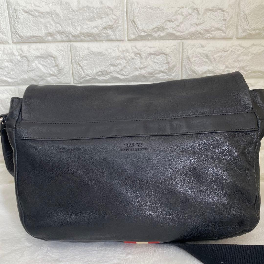 バリー　BALLY ショルダーバッグ　メッセンジャーバッグ　本皮　ブラック
