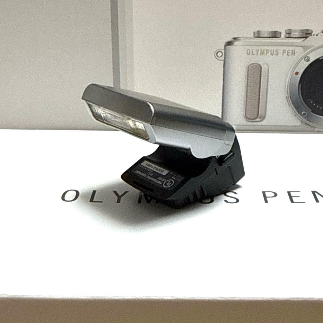 美品⭐︎OLYMPUS PEN E-PL8 ホワイト ダブルズームキット