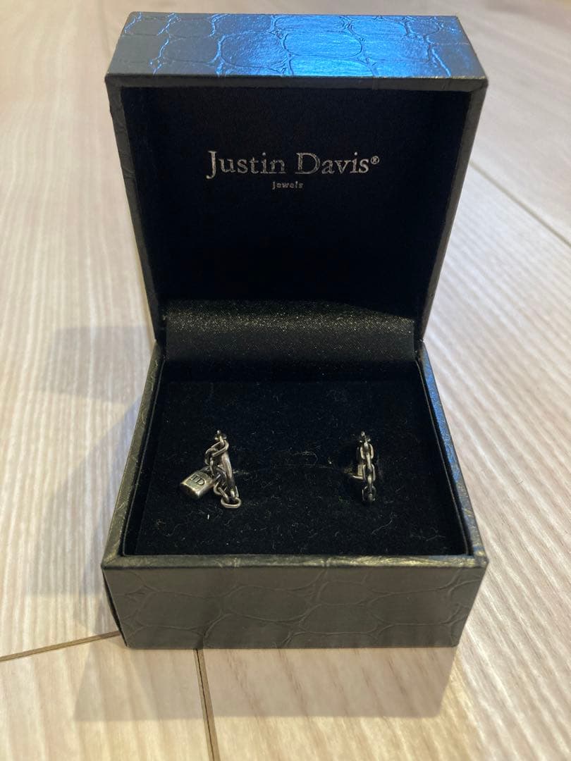 ジャスティンデイビス　ピアス