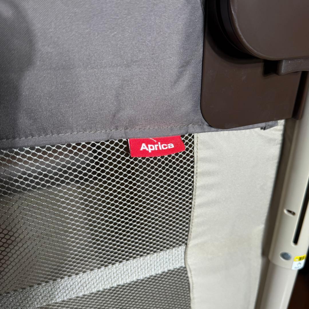 アップリカ ココネルエアープラスAB ベッド+防水シーツ付き