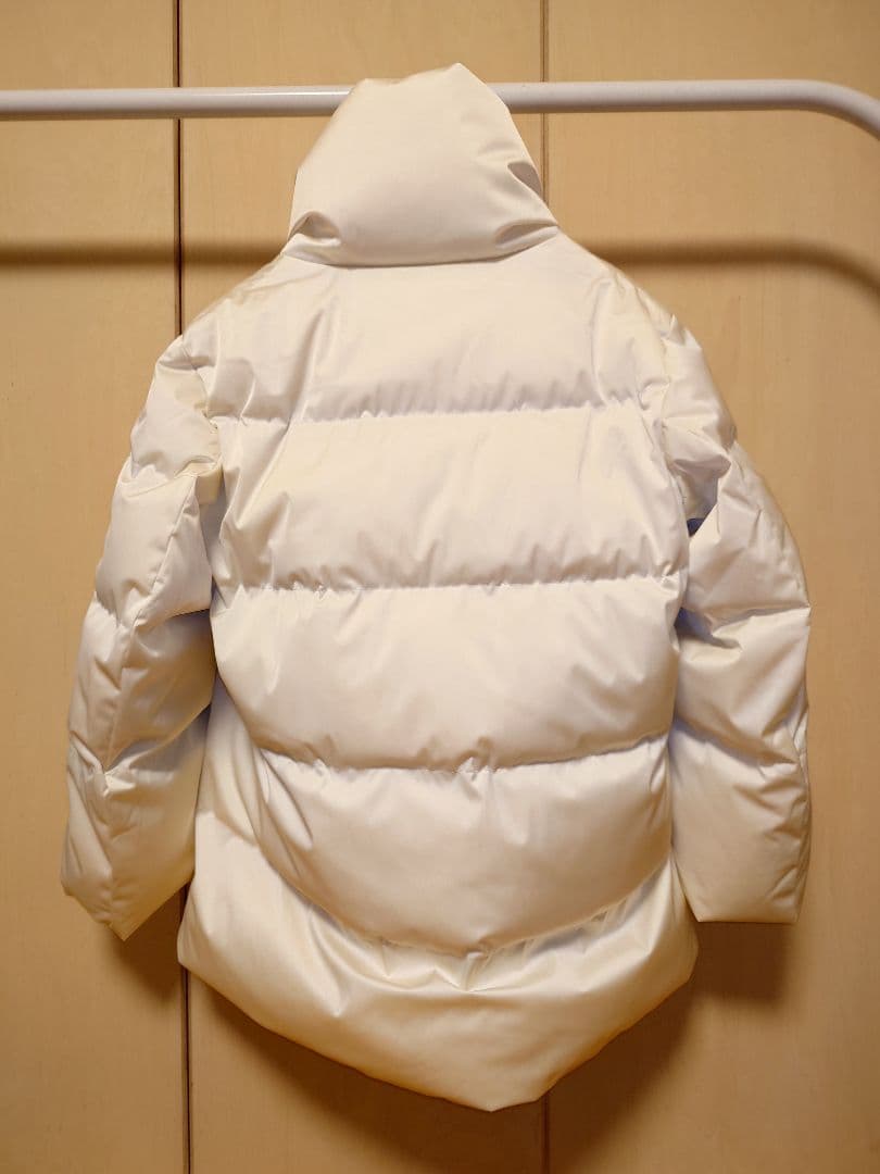 ユニクロ　+J復刻ダウンボリュームジャケット　Lサイズ オフホワイト