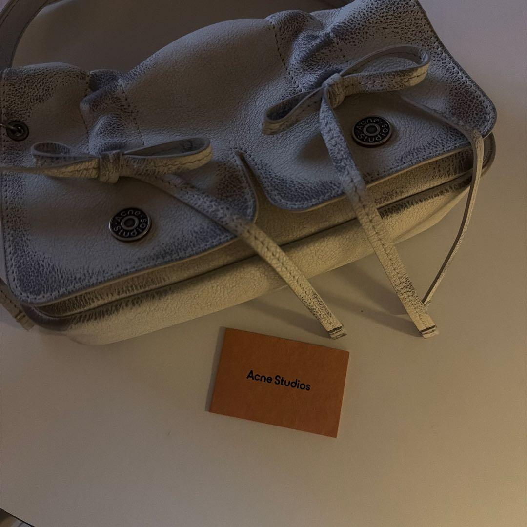 Acne Studios マルチポケット マイクロバッグ ホワイト/グレー