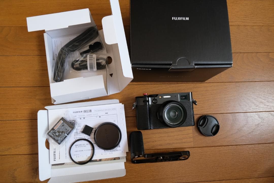 ★FUJIFILM X100Ⅵ ブラック★超美品、おまけ多数