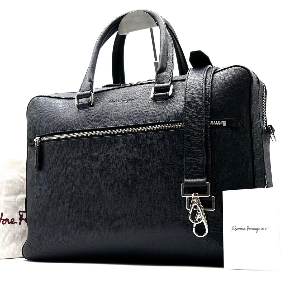 美品 サルヴァトーレフェラガモ 2way ビジネスバッグ 2層 レザー ネイビー