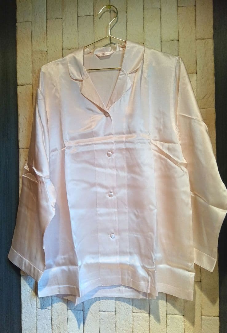 新品未使用　ランコムLANCOME　シルク100%ピンクパジャマ