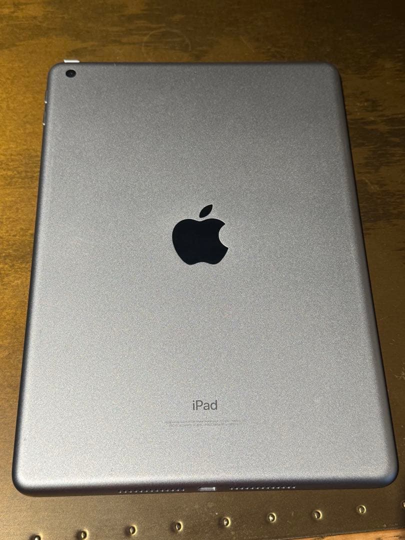 第5世代　iPad 32GB 美品　①