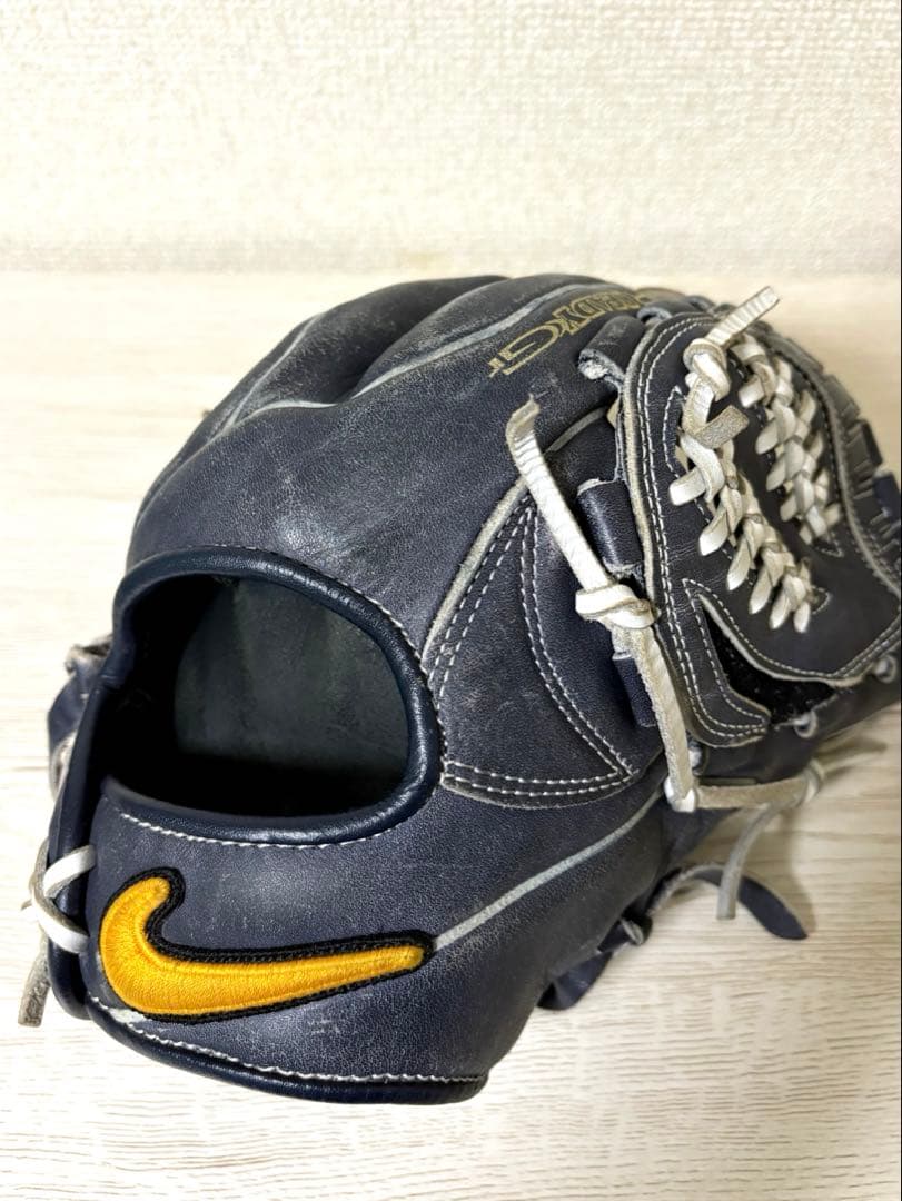 【レア】ナイキ　NIKE 軟式グローブ　投手用　内野手用