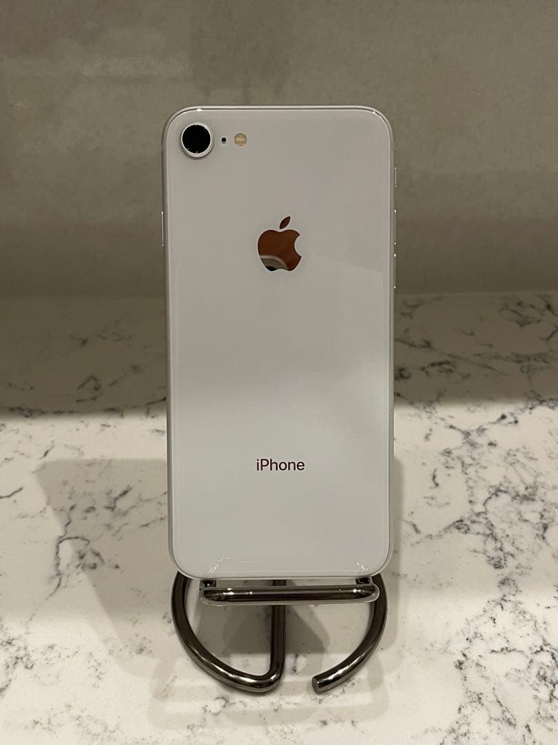 【美品】iPhone8 SIMフリー 64GB