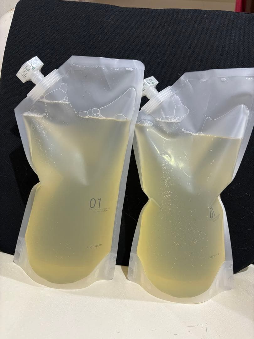 クイーンズバスルームシャンプー1kg、トリートメント３本