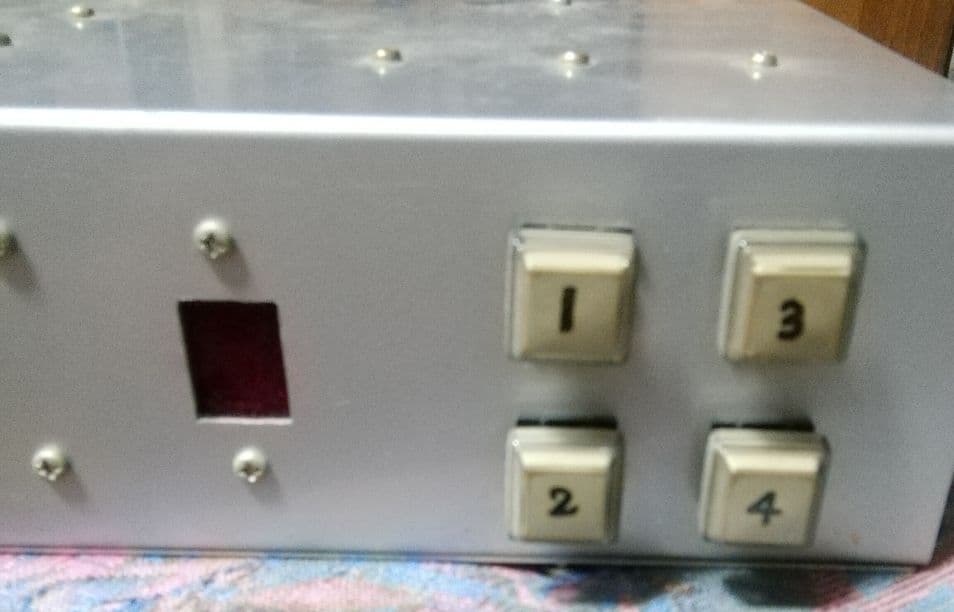 自作　　スピーカーセクター　ステレオ四組切り替え