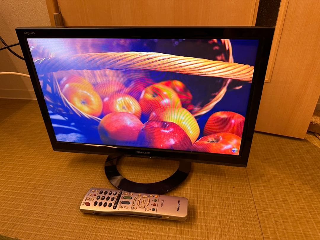 SHARP シャープ　19型　テレビ LC-19K40　2017年製　映り綺麗！