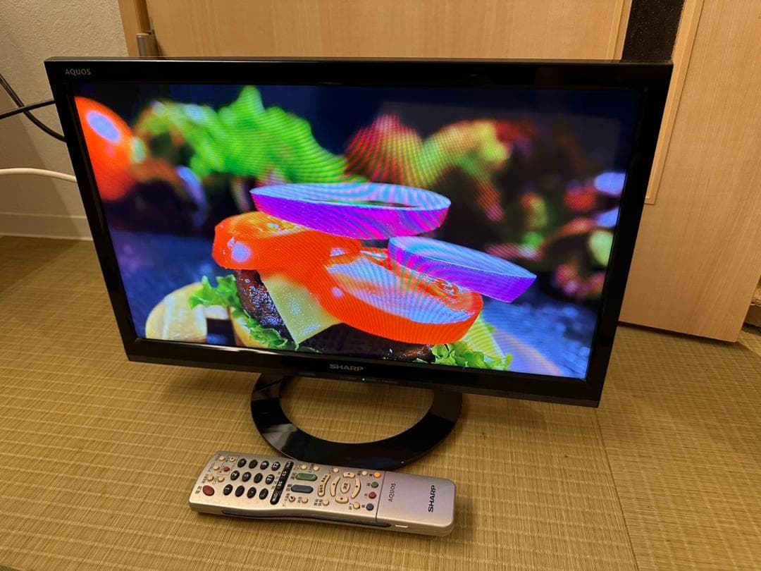 SHARP シャープ　19型　テレビ LC-19K40　2017年製　映り綺麗！