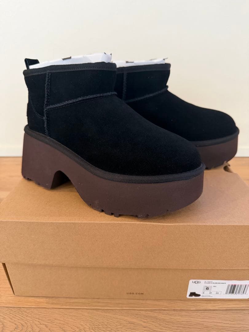 新品 UGG クラシック ウルトラ ミニ 厚底　プラットホーム ブラック
