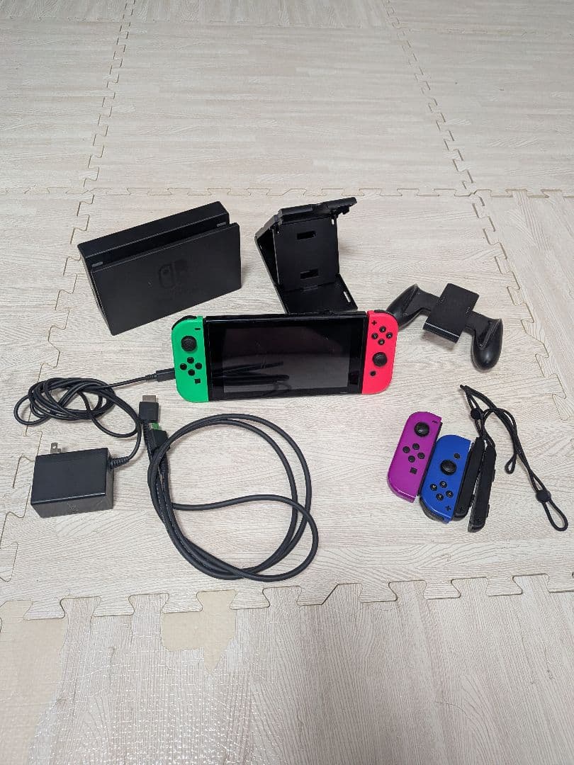 Nintendo Switch 本体 ジョイコン4色　グリーン/レッド ほか