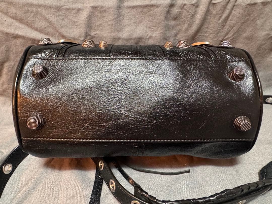 7月まで出品　美品BALENCIAGA le cagole シリンダーバック