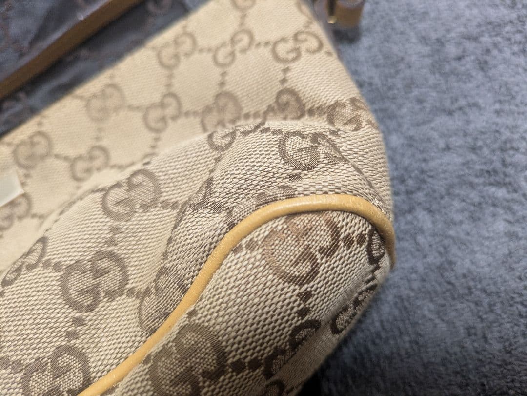 GUCCI アクセサリーポーチ　GG柄　バッグ
