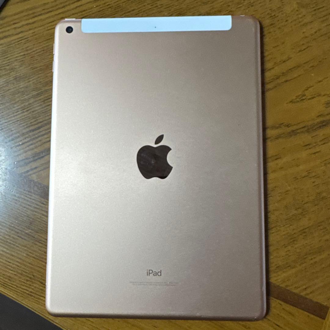 iPad本体 iPad (6th Generation)