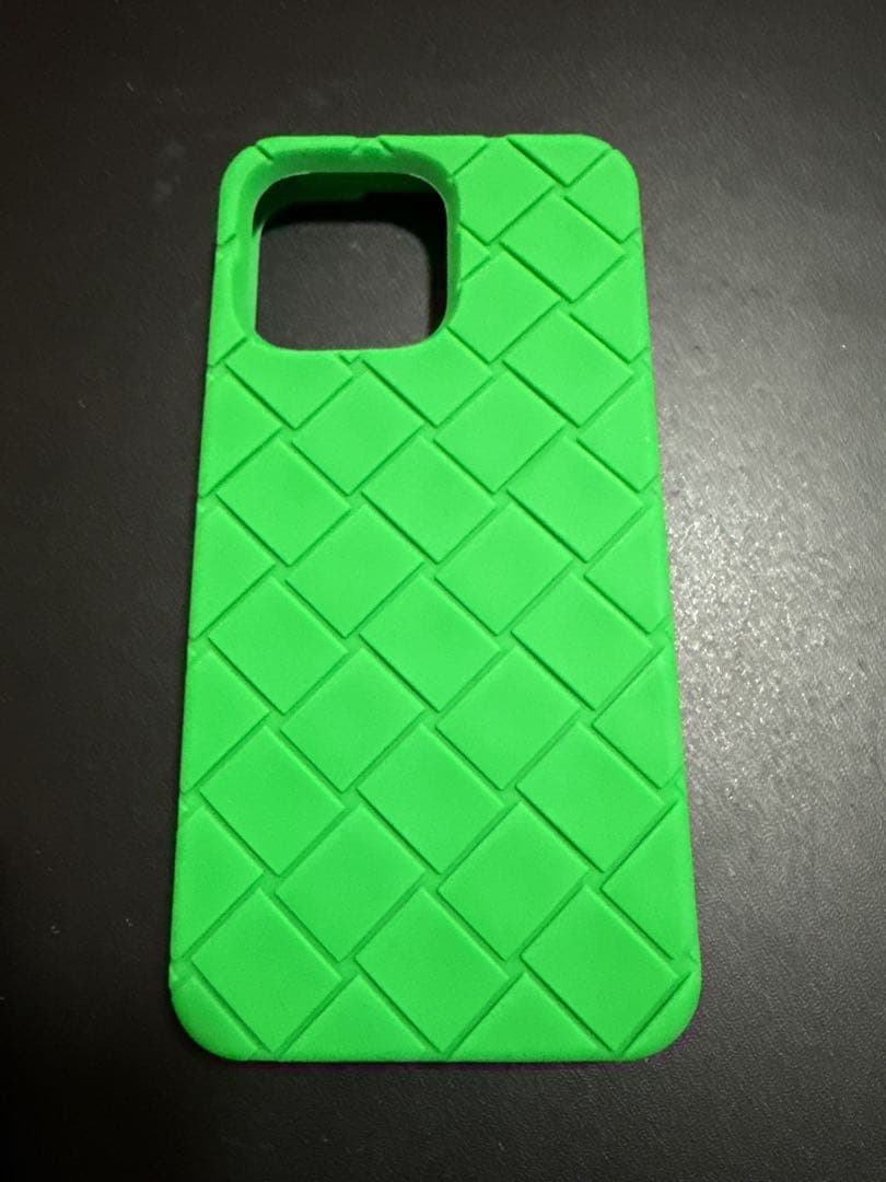 ボッテガ　iPhone16promax用