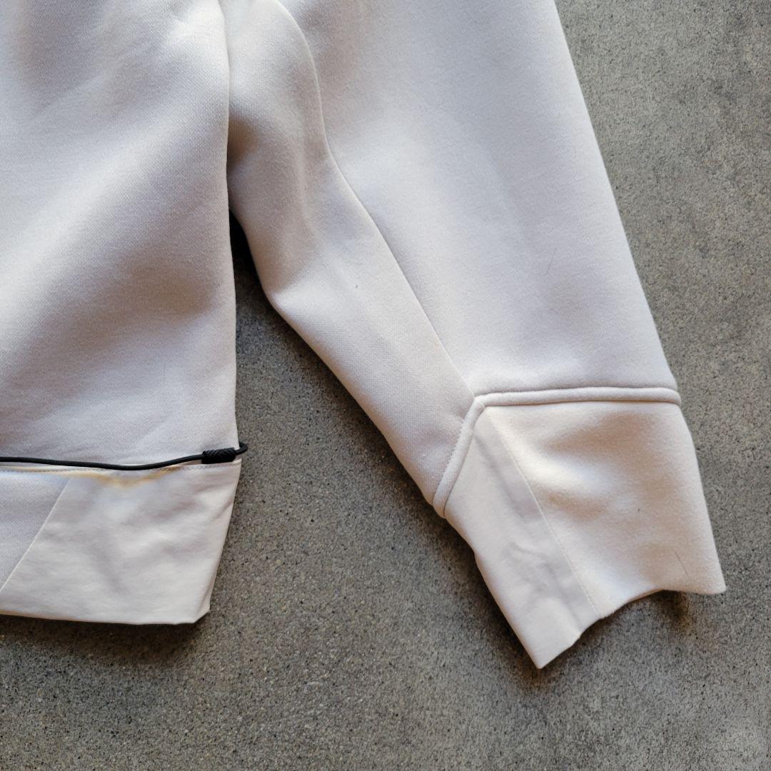 ぴのこ様MAISON SPECIAL テック素材コンビネーションプルオーバー