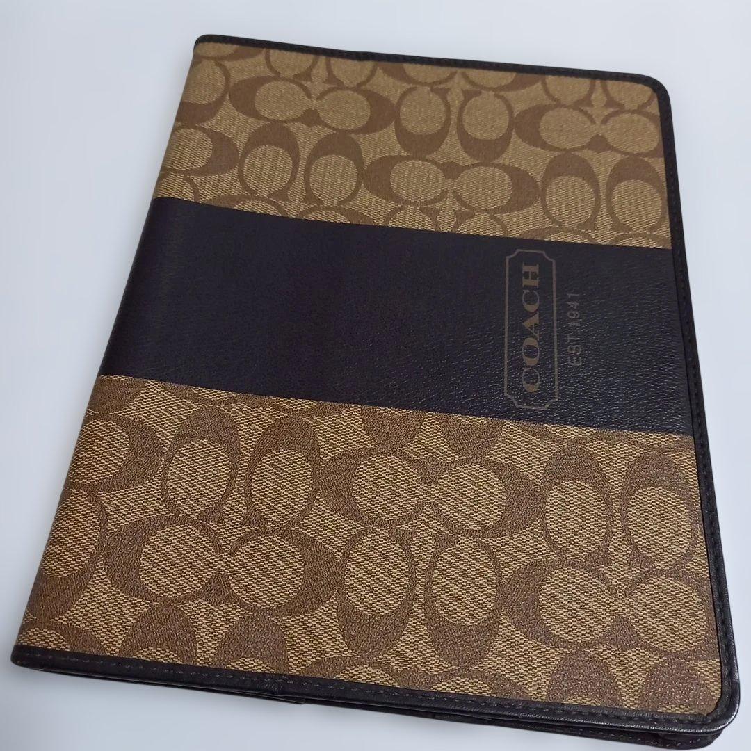(美品) COACH iPadケース シグネチャー柄 ブラウン