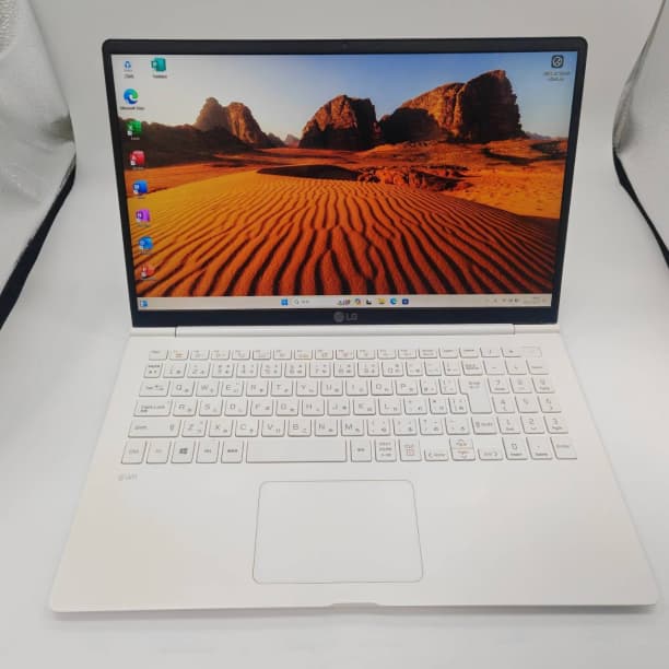 軽量 LG gram 20GB フルHD 15 LG i5-8 SSD512GB