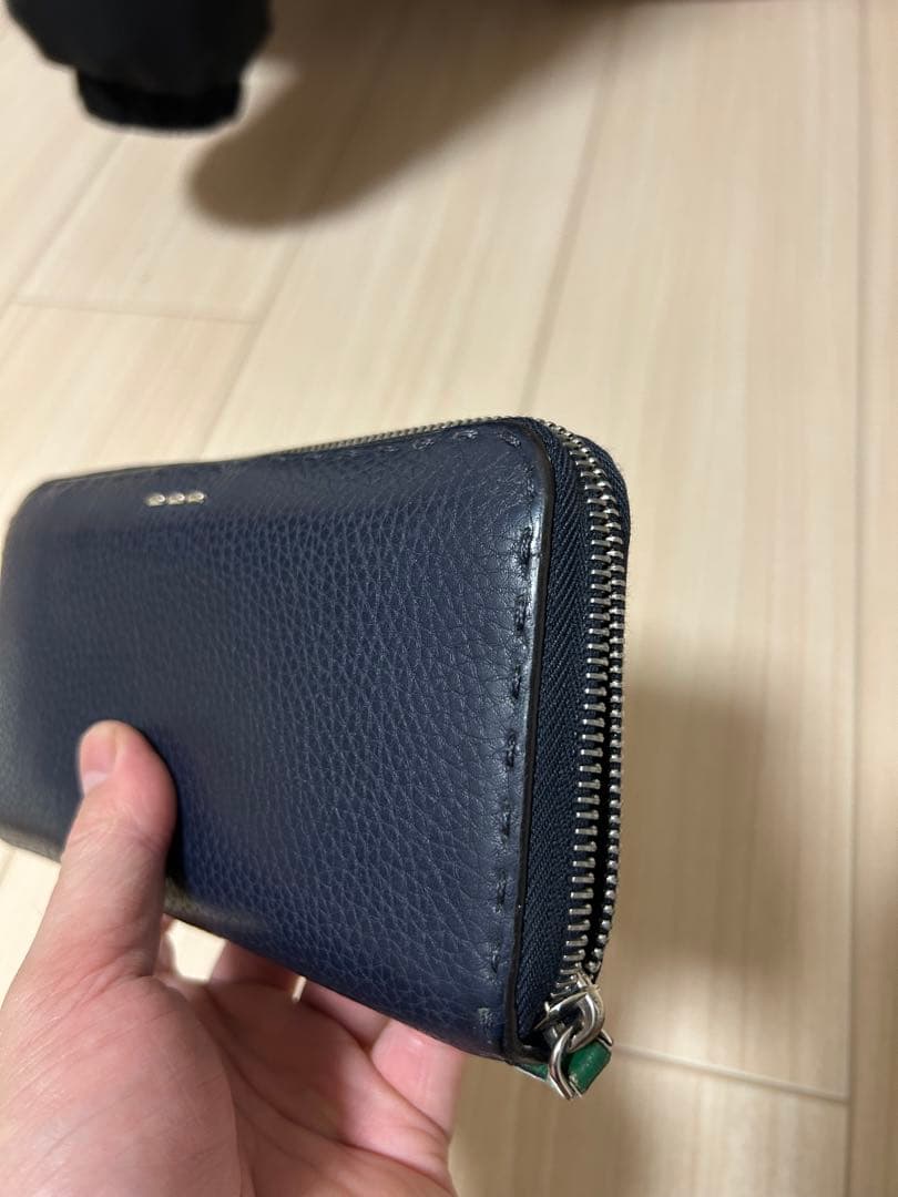 FENDI 長財布ラウンドファスナー