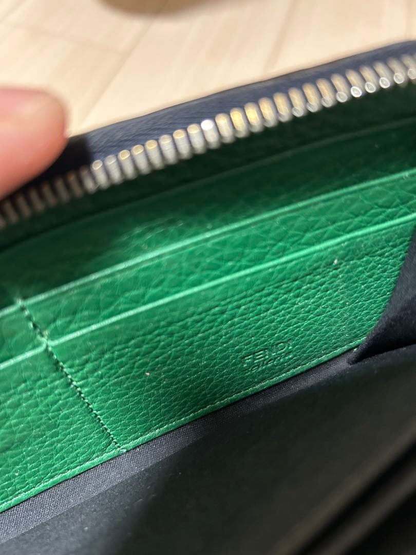 FENDI 長財布ラウンドファスナー