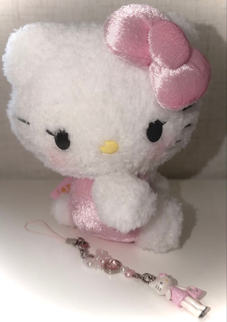 ハローキティ50周年アニバーサリーぬいぐるみ　まつげ&足長キティシークレット