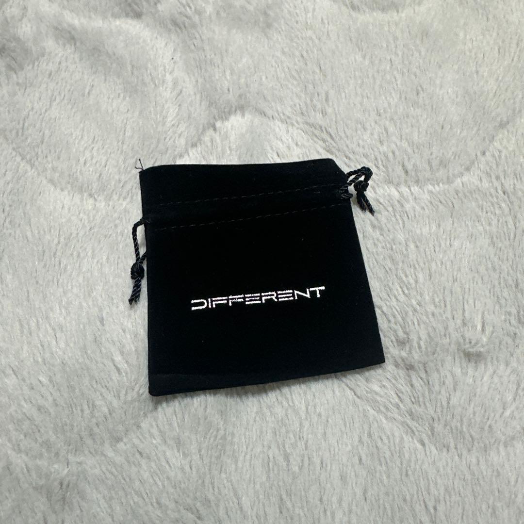 DIFFERENT シルバー ネックレス53センチ