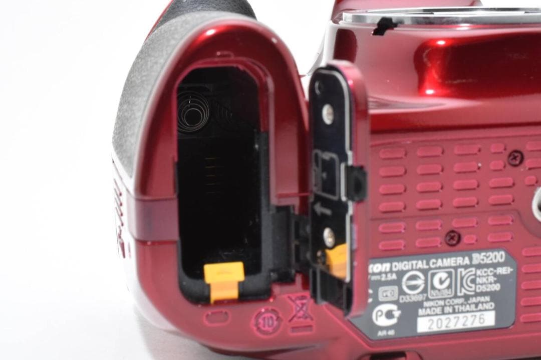 ★シャッター数2050★ ニコン NIKON D5200 レッド