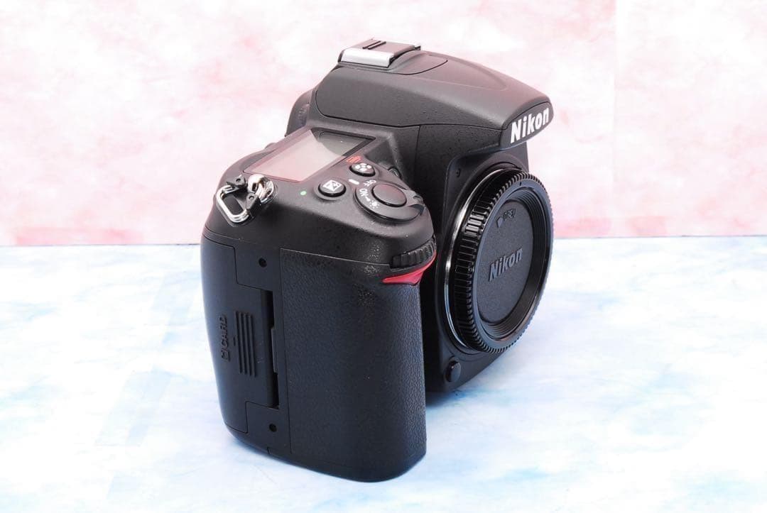 Nikon D7000☆一眼レフカメラ☆バッテリー2個☆超望遠付Wレンズ