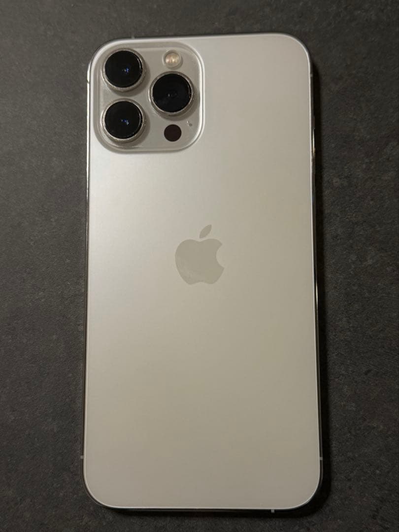 iPhone13promax シルバー 256GB バッテリー残量82%