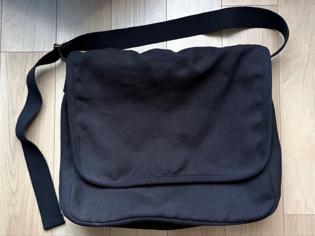 COMOLI メッセンジャーバッグ　ブラック