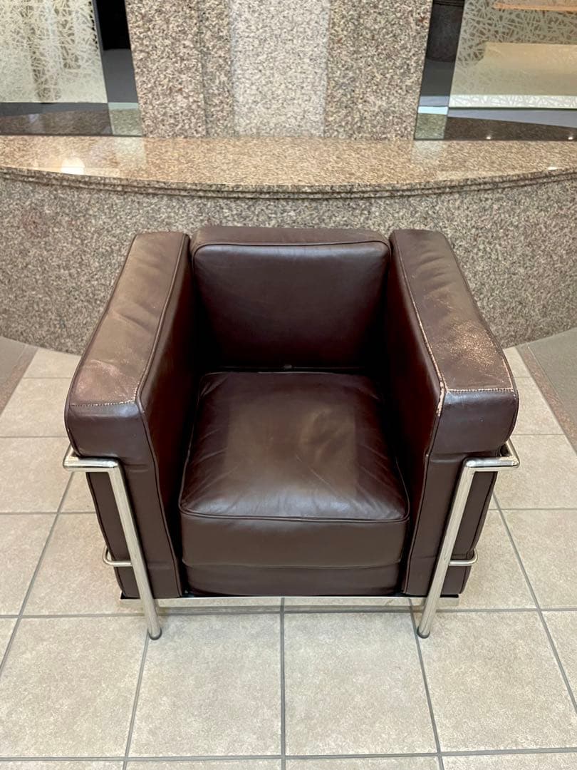 ル・コルビュジェ　LC2 ダークブラウン1P1人掛けル・コルビジェ B