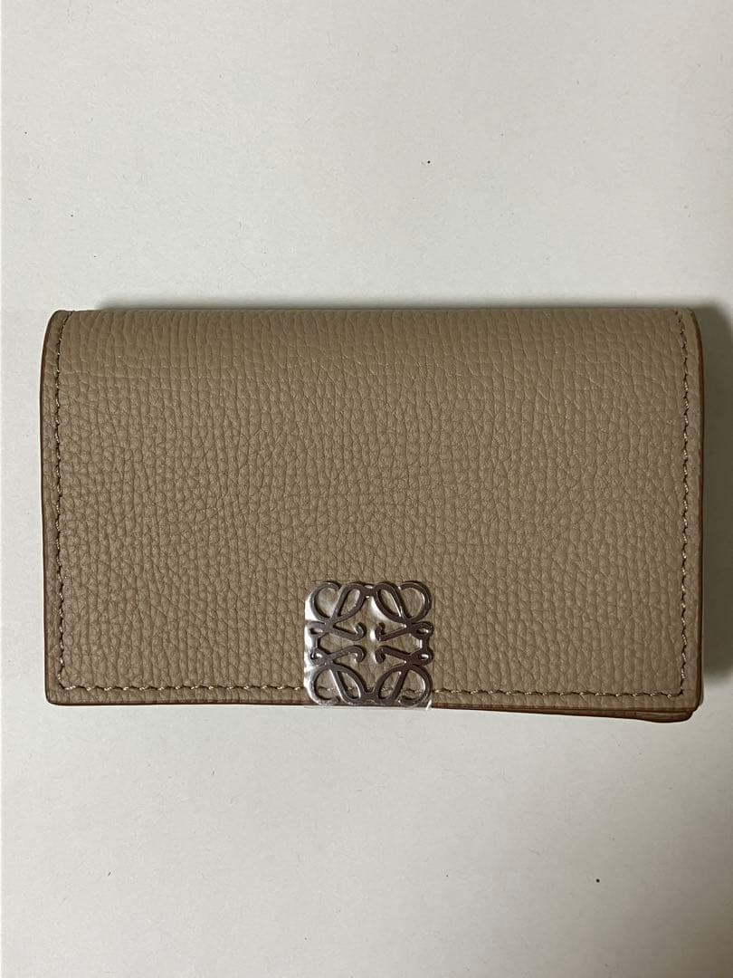 ★新品未使用★LOEWE ベージュ 名刺入れ