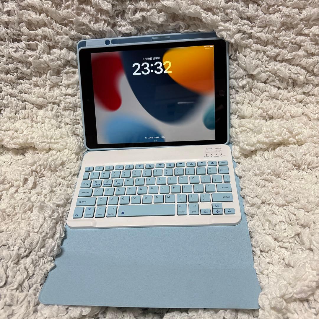 iPad 第7世代 32GB Wi-Fi キーボード付き