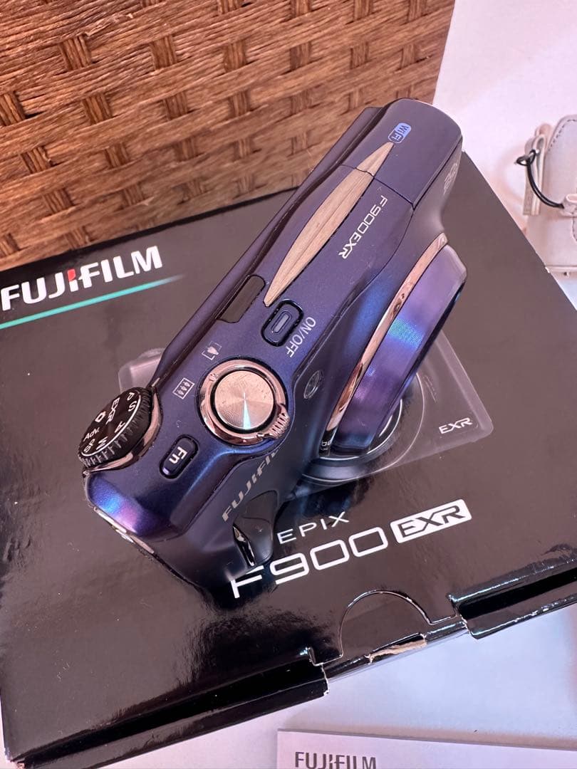 【美品】Fujifilm FinePix F900EXRコンパクトデジタルカメラ