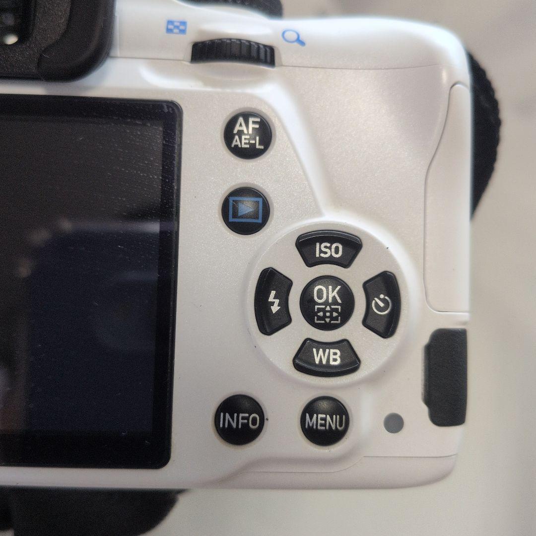 D*7様 デジタル一眼レフカメラ　ペンタックス K50 ホワイト レンズ付き 1
