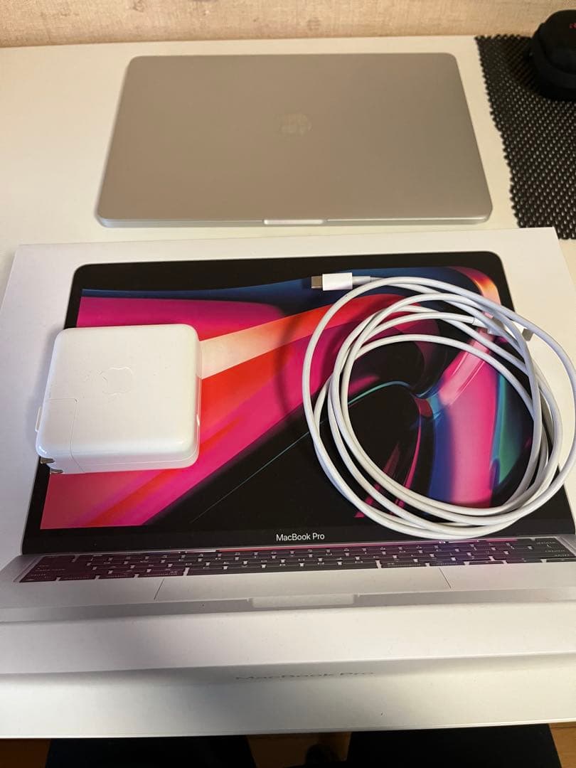 MacBook本体 MacBook Pro M2 16GB / 500GB