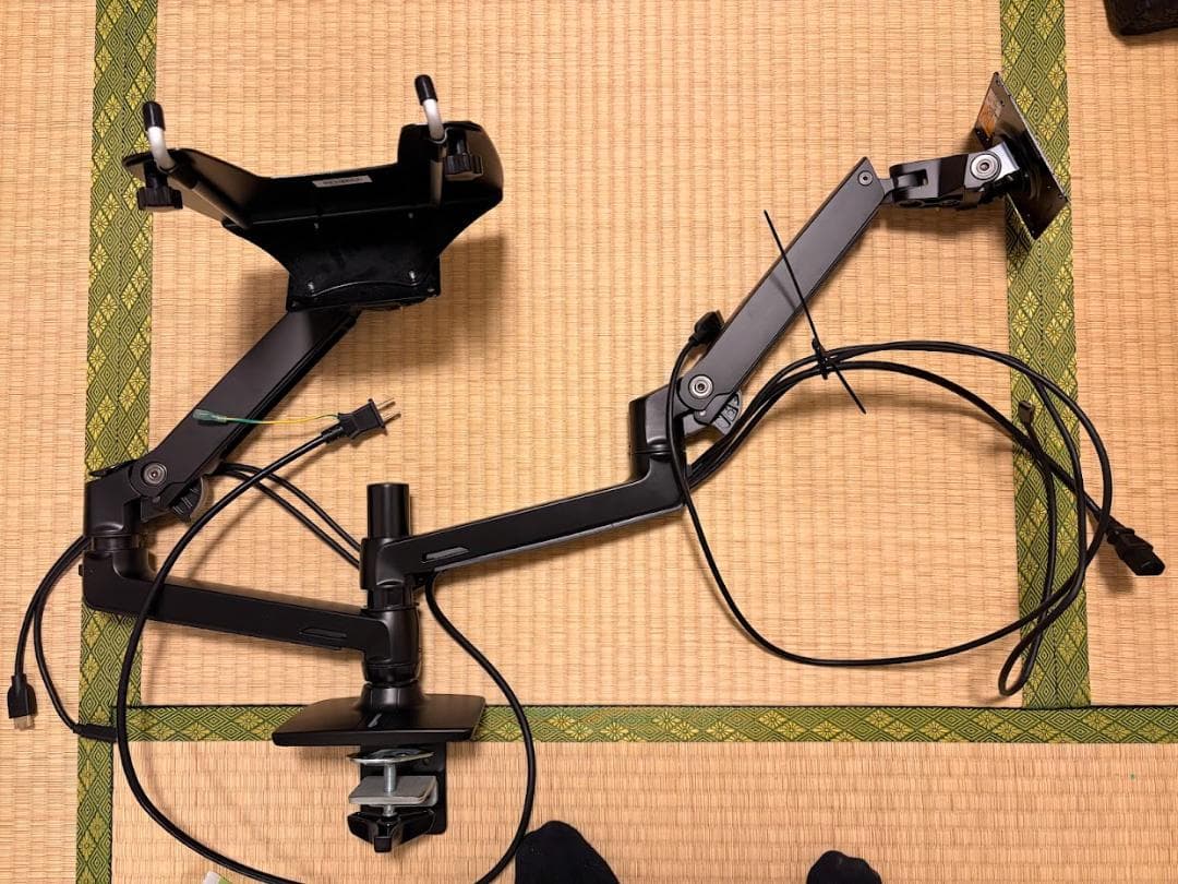 Amazonベーシック モニターアーム ダブル＋PCスタンド ★同時購入割引あり