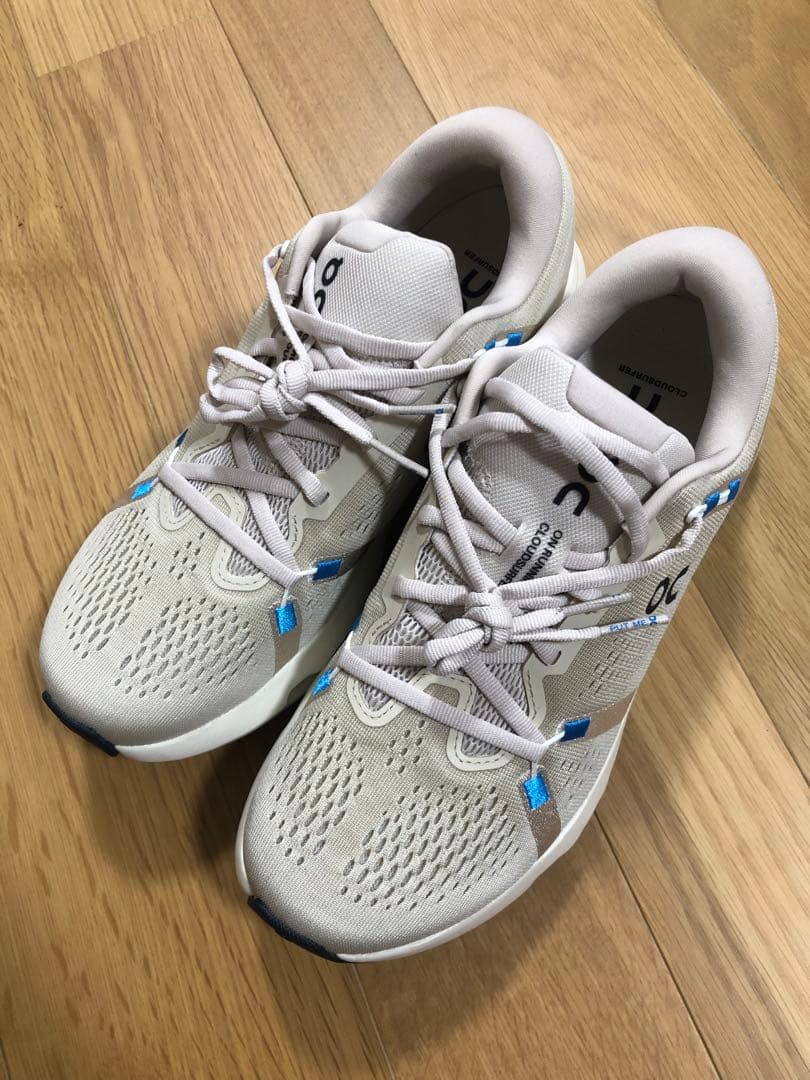 On ランニングシューズ Cloudsurfer 2 25.5cm