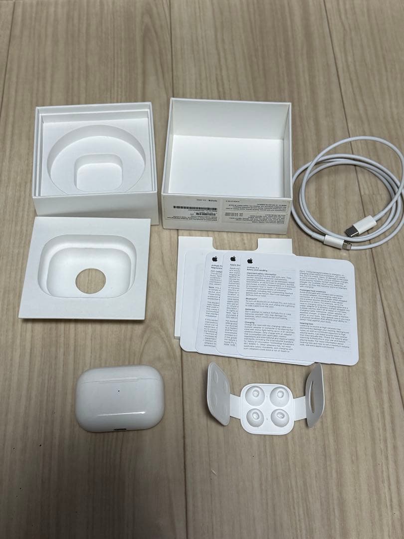 【美品】 Apple AirPodsPro 純正品 第一世代 本体 ケース付