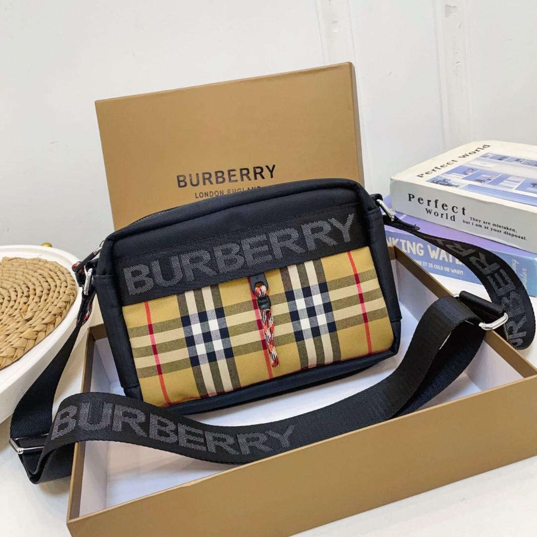 未使用保管品✨ナイロン　ショルダーバッグ　メンズ