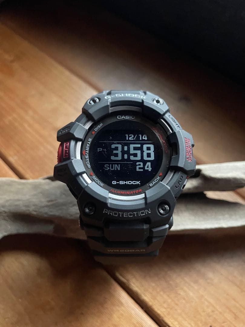 動作良好 CASIO G-SHOCK GBD-100 ブラック × レッド