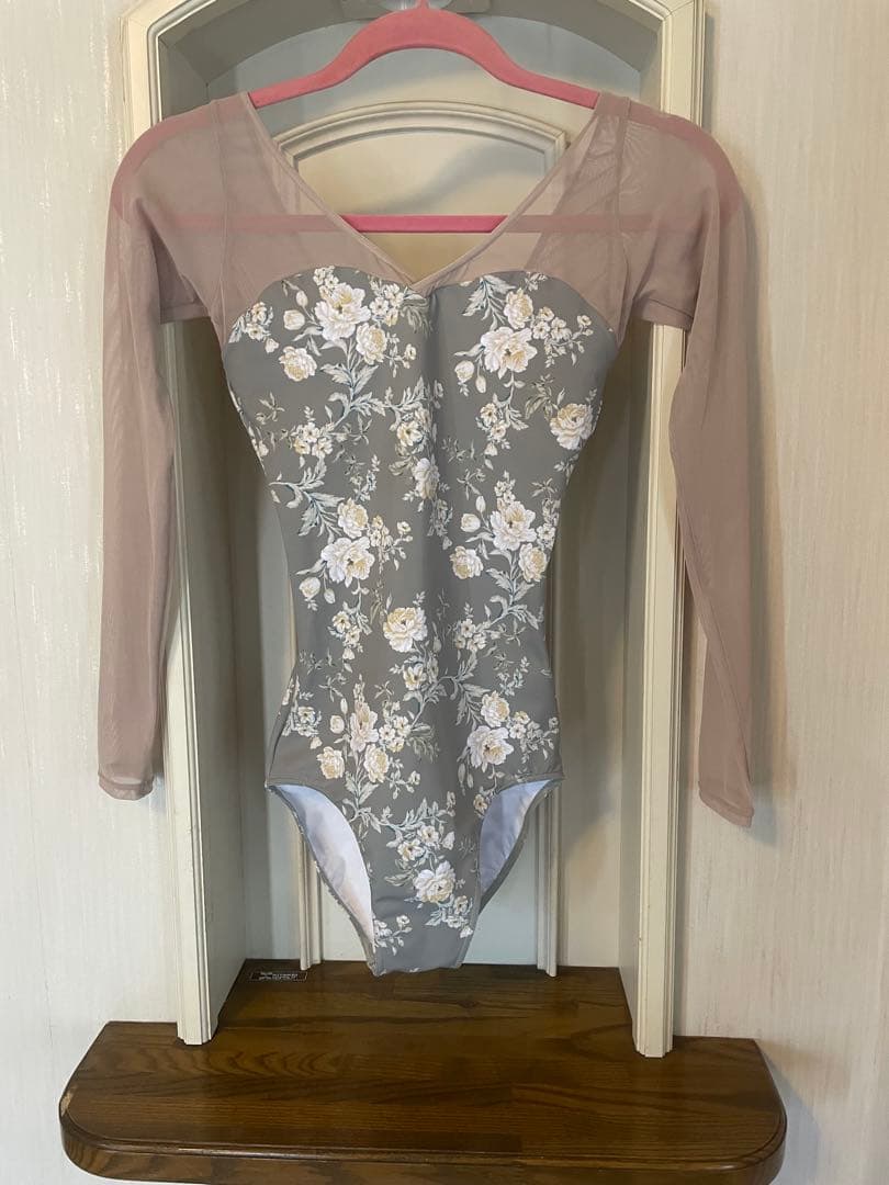 スティナ　Lサイズ　タイプV 花柄長袖バレエレオタード