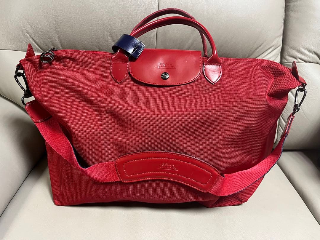 セール！！　ロンシャン　カギ付き　ボストンバッグ　旅行用バッグ