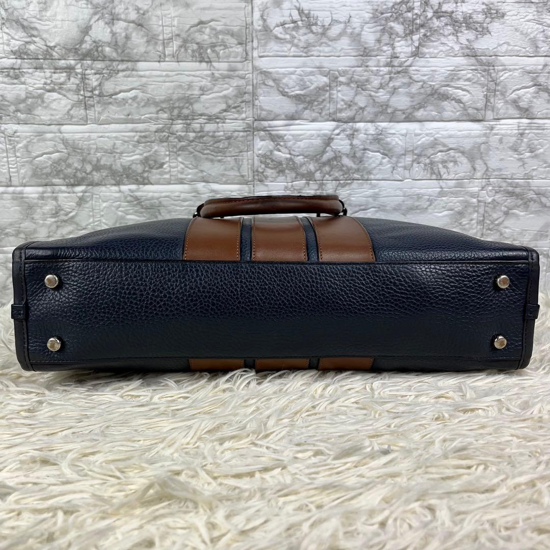 【美品】コーチ ブリーフケース ビジネスバッグ レザー A4 PC収納可 シボ革